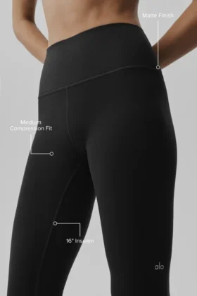 16″ Capri-byxor med High-Waist Airbrush och svart färg