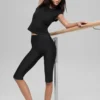 16'' High-Waist Airlift Capri – svart
