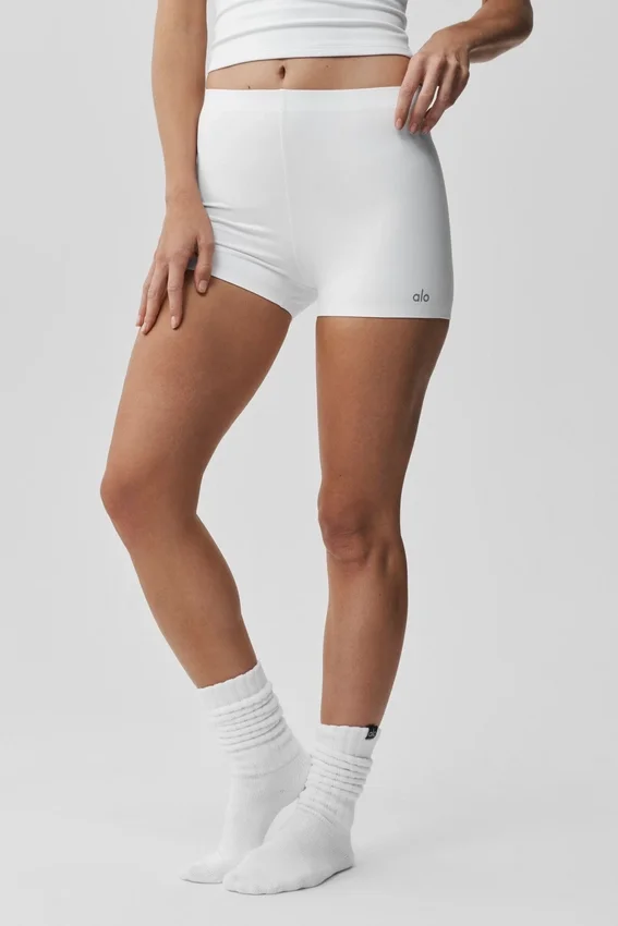 2" Alo Softsculpt Mid-Rise Shorts – Vit