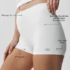2" Alo Softsculpt Mid-Rise Shorts – Vit
