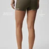 3" Alo Softsculpt High-Waist Precision-shorts – olivträd