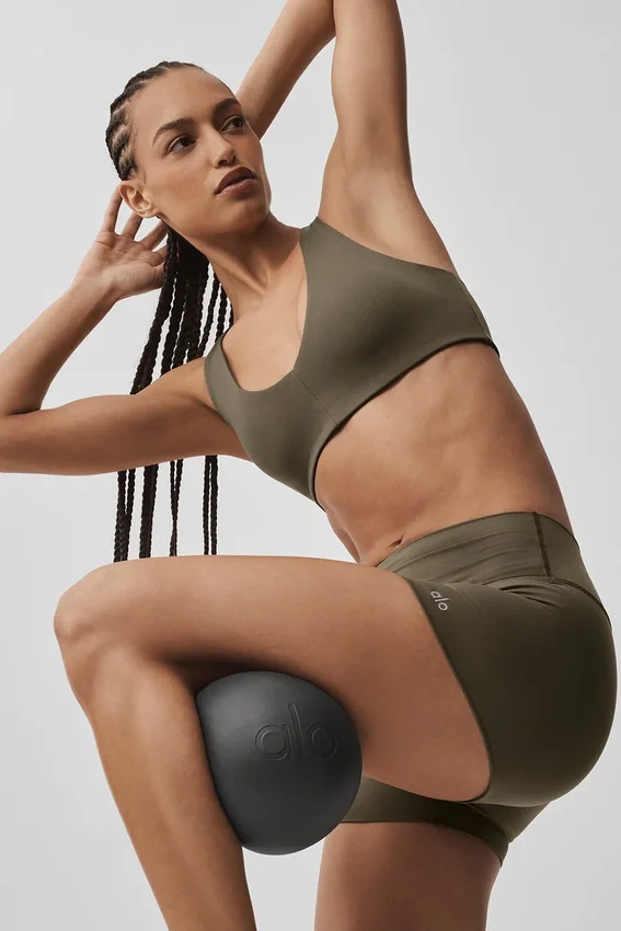 3" Alo Softsculpt High-Waist Precision-shorts – olivträd