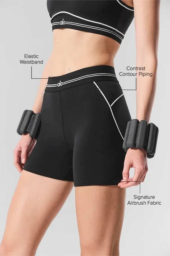 4" High-Waist Airbrush-shorts med hjärtmönster – svart/vit