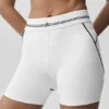 4" High-Waist Airbrush-shorts med hjärtmönster – vit/svart