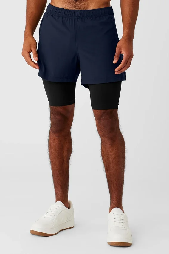 5" Revival 2-i-1-shorts – marinblå/svart