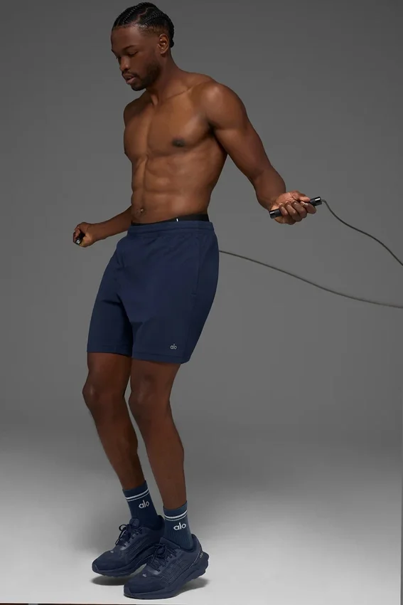 7" Conquer React Performance-shorts – marinblå