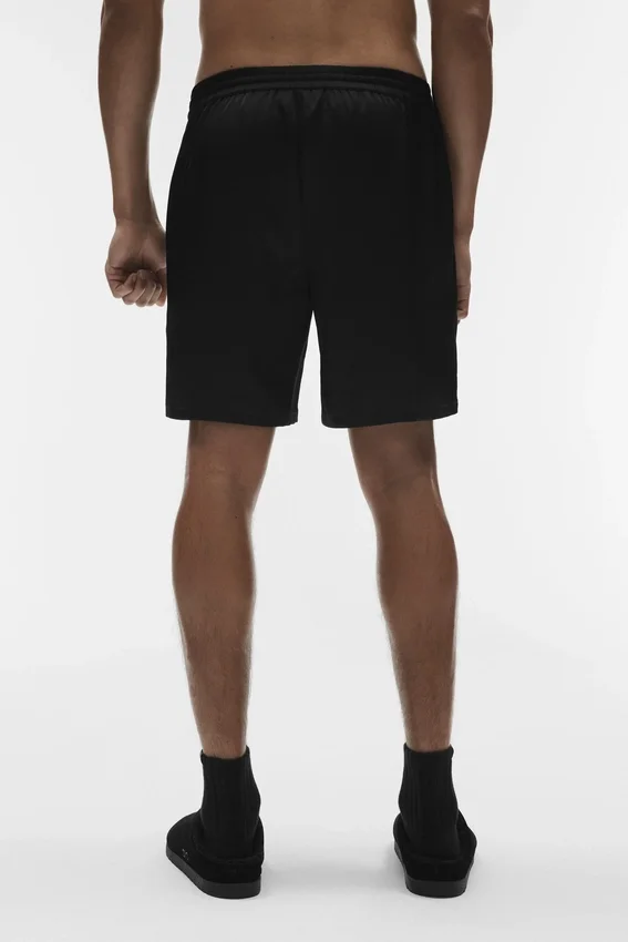 7" Satin Horizon-shorts – svart