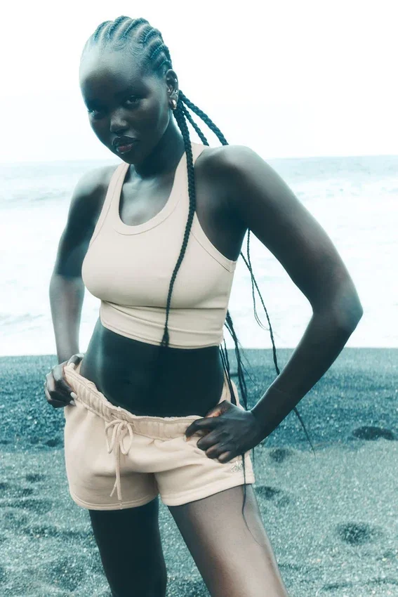 Accolade Short – Macadamia