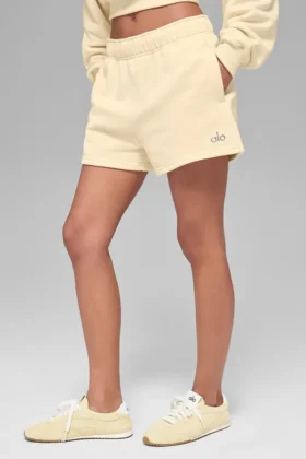 Accolade Shorts – Candlelight Yellow