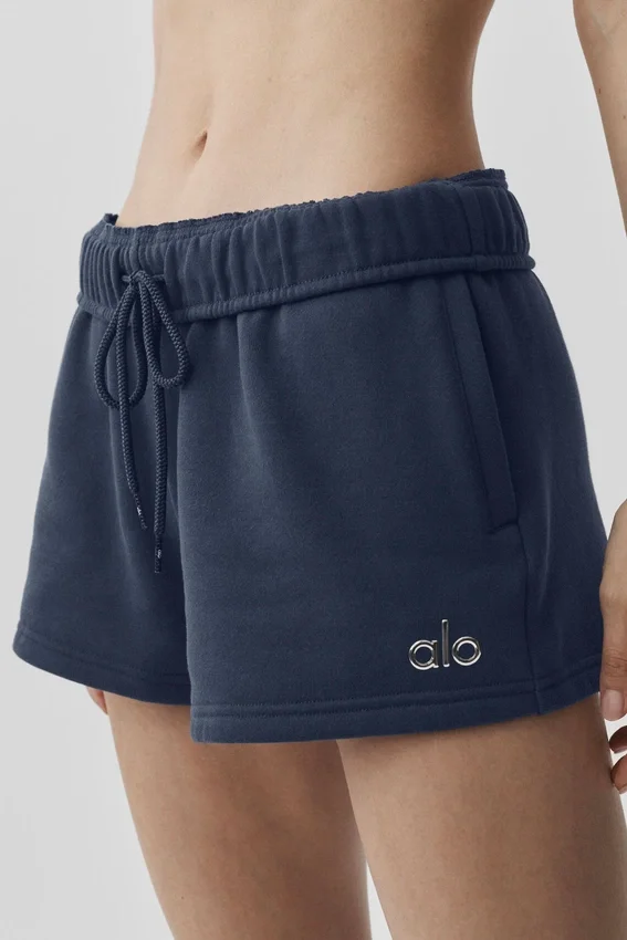 Accolade Shorts – Navy