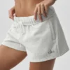 Accolade Shorts – White Heather