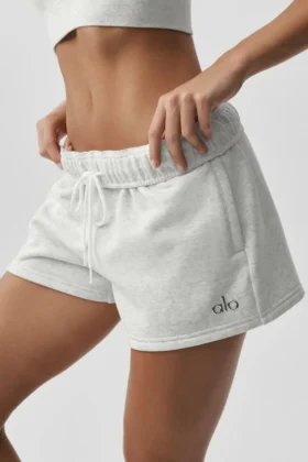 Accolade Shorts – White Heather