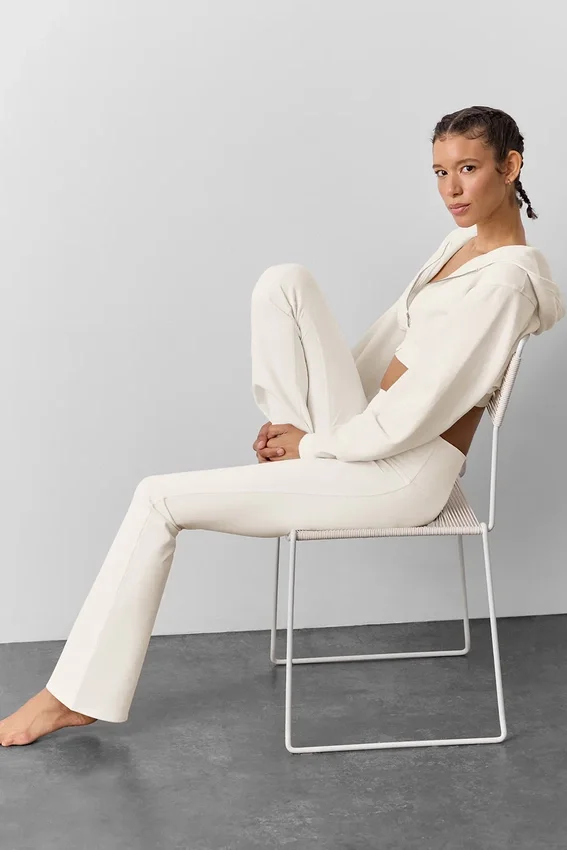 Airbrush High-Waist Bootcut Leggings – elfenben