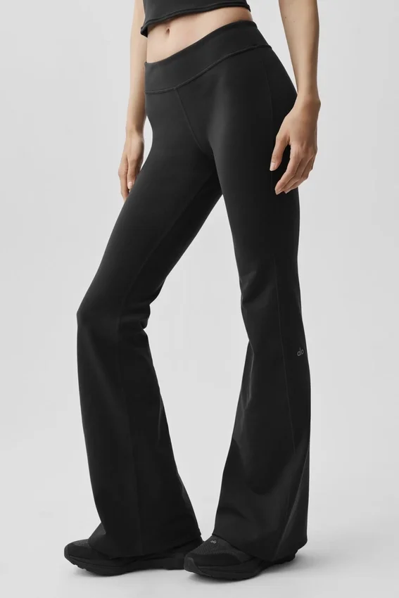 Airbrush Low-Rise Bootcut Legging – Svart