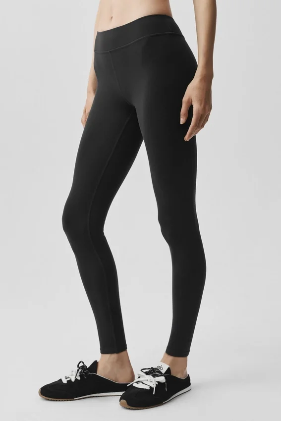Airbrush Mid-Rise 7/8-Leggings – Svart