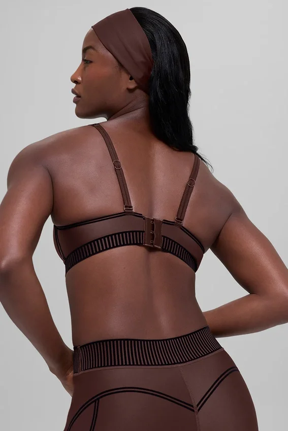 Airlift Line up-bh – Brownstone