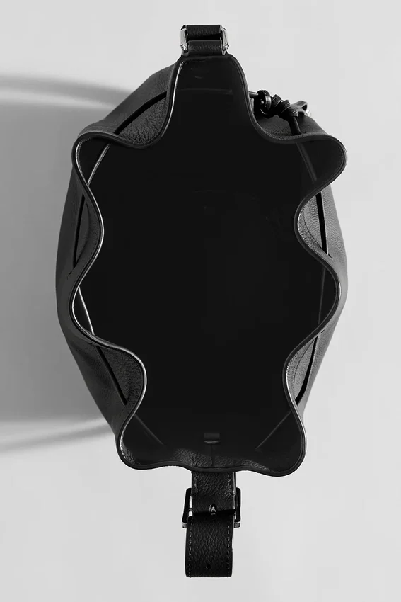 Alo Balance Bucket – svart läder