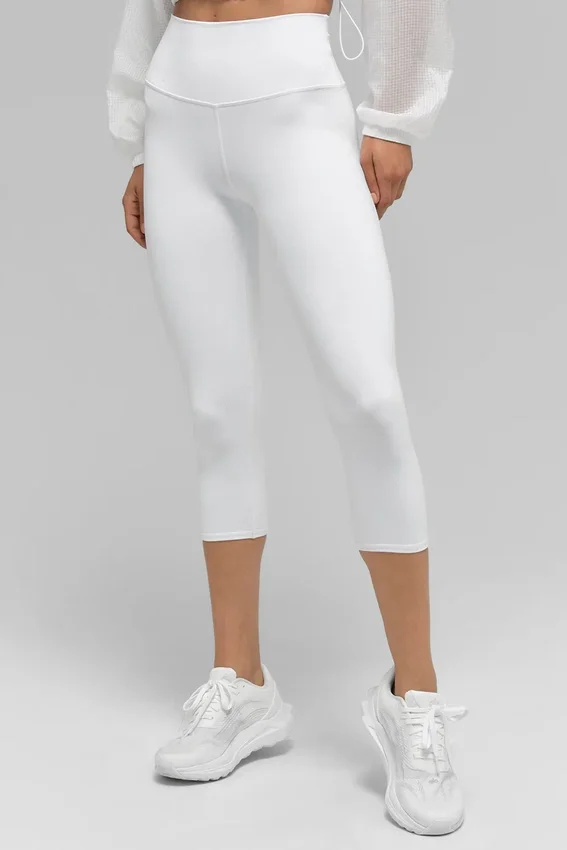 Alo High-Waist Airbrush Capri | DammLeggings