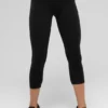 Alo High-Waist Airbrush Capri | DammLeggings