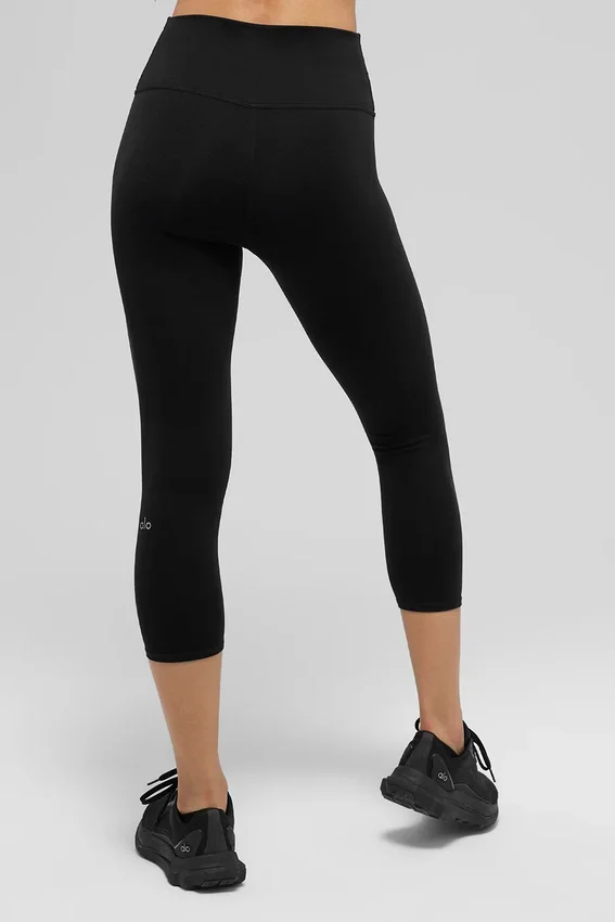 Alo High-Waist Airbrush Capri | DammLeggings