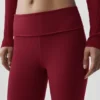 Alo Softsculpt 7/8-leggings med uppvikbar bena och utsvängd passform – Summer Romance Red