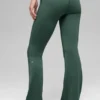 Alo Softsculpt 7/8-långa leggings med vikbar midja och utsvängda ben – Clover Green