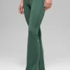 Alo Softsculpt 7/8-långa leggings med vikbar midja och utsvängda ben – Clover Green
