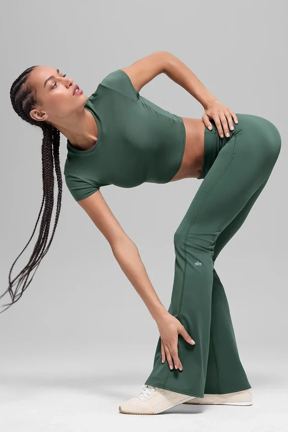 Alo Softsculpt 7/8-långa leggings med vikbar midja och utsvängda ben – Clover Green