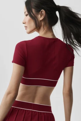 Alo Softsculpt Amp It up kortärmad BH – Summer Romance Red