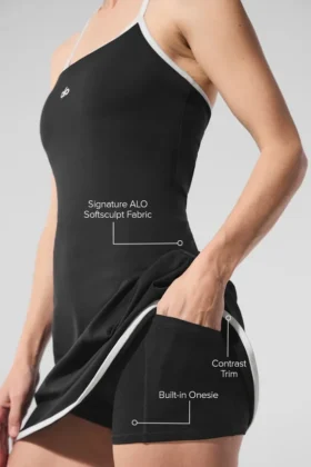 Alo Softsculpt halterneck-tennisklänning – svart/vit