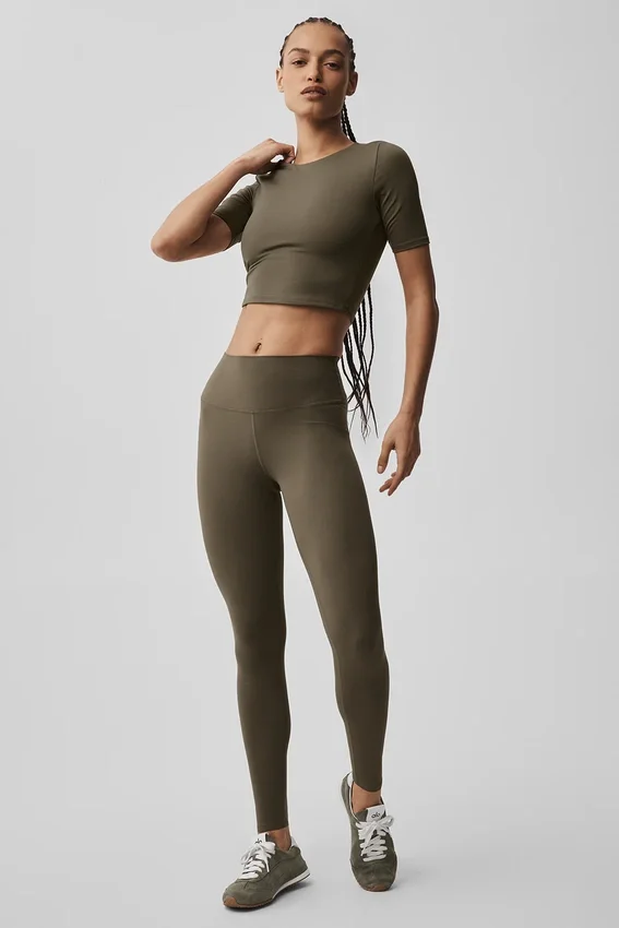 Alo Softsculpt Precision halvärmad T-shirt – Olive Tree