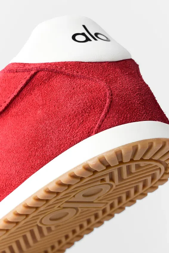 Alo Sunset Sneaker – Candy Heart Red