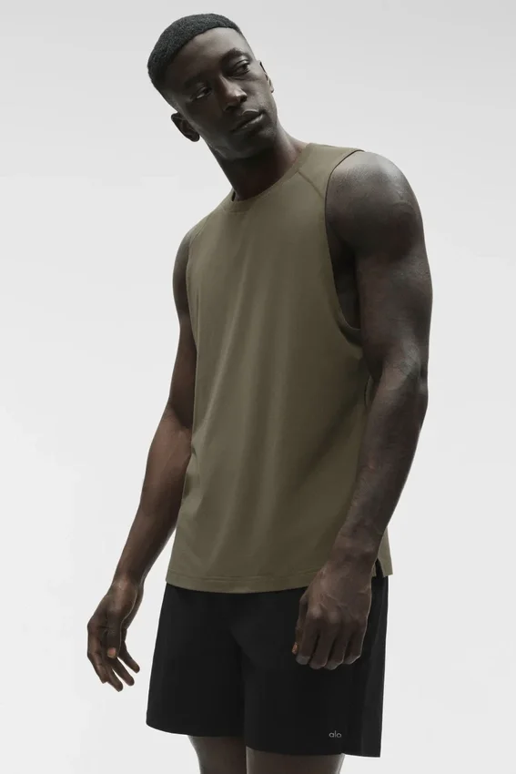 Alo Vapor Muscle Tank – Olive Tree