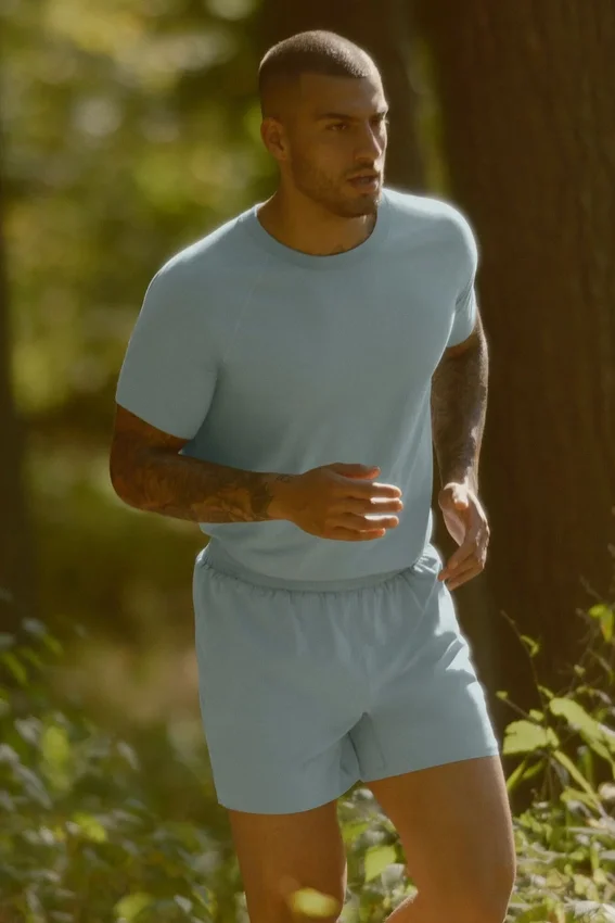 Alo Vapor T-shirt med rund hals och kortärmad – Desert Sage