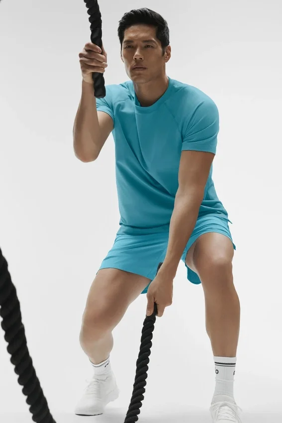 Alo Vapor T-shirt med rund hals och kortärmad design – Blue Breeze