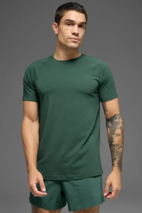 Alo Vapor T-shirt med rund hals och kortärmad design – Clover Green