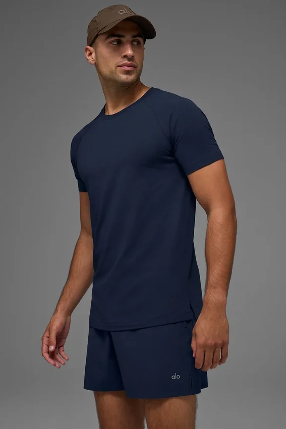 Alo Vapor T-shirt med rund hals och kortärmad design – Navy