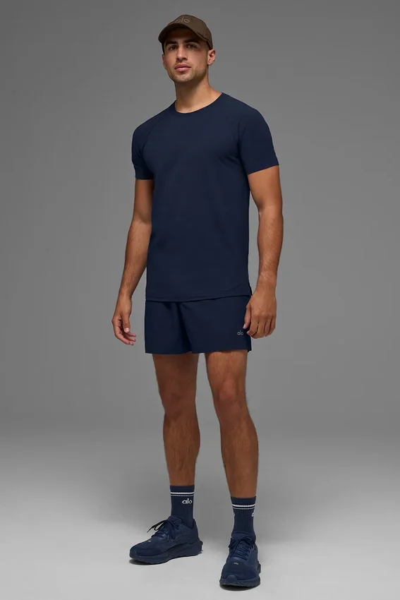 Alo Vapor T-shirt med rund hals och kortärmad design – Navy