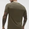 Alo Vapor T-shirt med rund hals och kortärmad design – Olive Tree