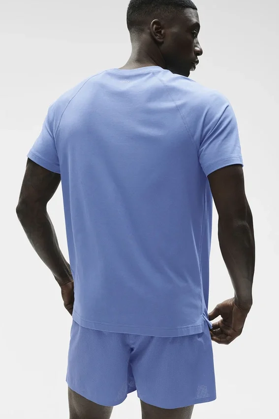 Alo Vapor T-shirt med rund hals och kortärmad design – Provence Blue