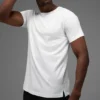 Alo Vapor T-shirt med rund hals och kortärmat design – White