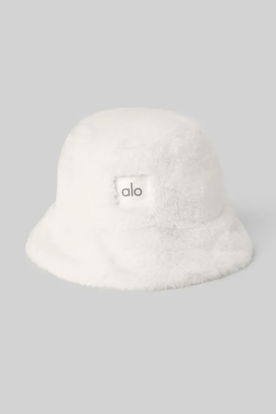 Buckethat i fuskpäls – Ivory