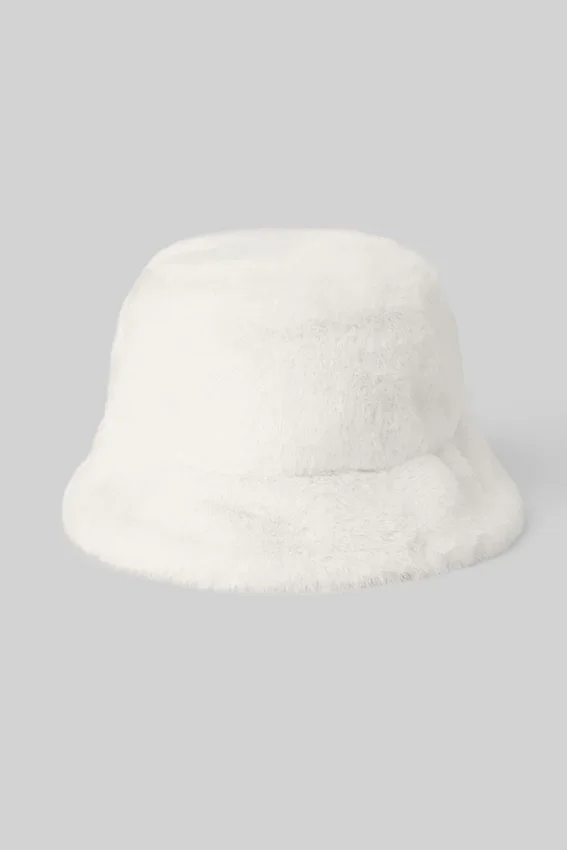 Buckethat i fuskpäls – Ivory