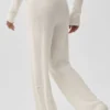 Byxor i ull och kashmir med High-Waist och vida ben från New Class – Ivory