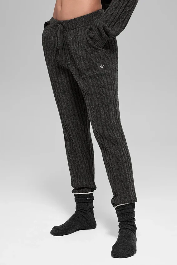 Cable Knit Winter Bliss-byxor – mörk melerad grå