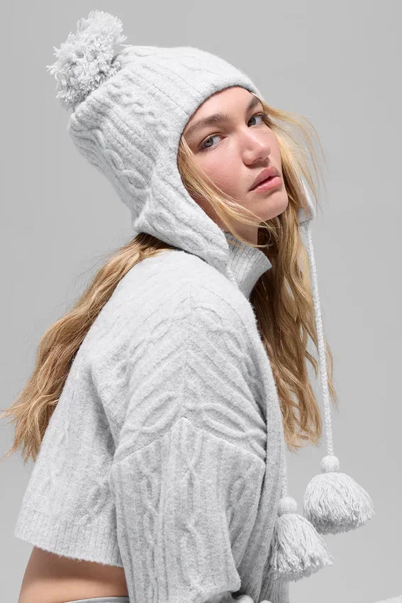 Cable Knit Winter Bliss Earflap Mössor – Athletic Heather Grey