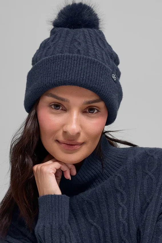 Cable Knit Winter Bliss Mössa – marinblå
