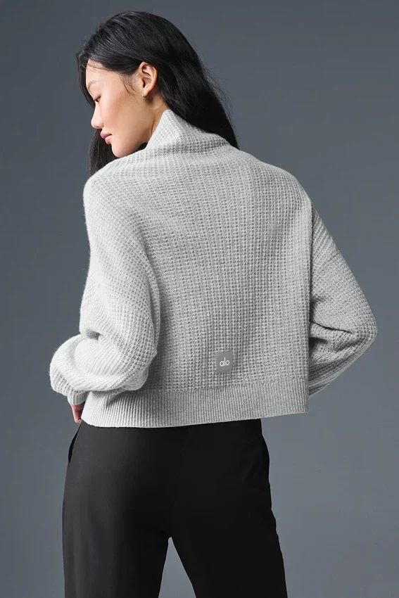 Cashmere Plush Waffle Turtleneck Tröja – Athletic Heather Grey