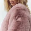 Chic kort jacka i fuskpäls – rosa champagne