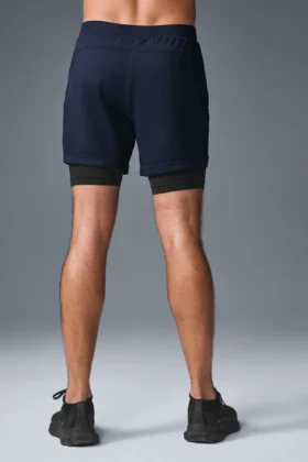 Conquer React 2-i-1 Performance-shorts – marinblå/svart
